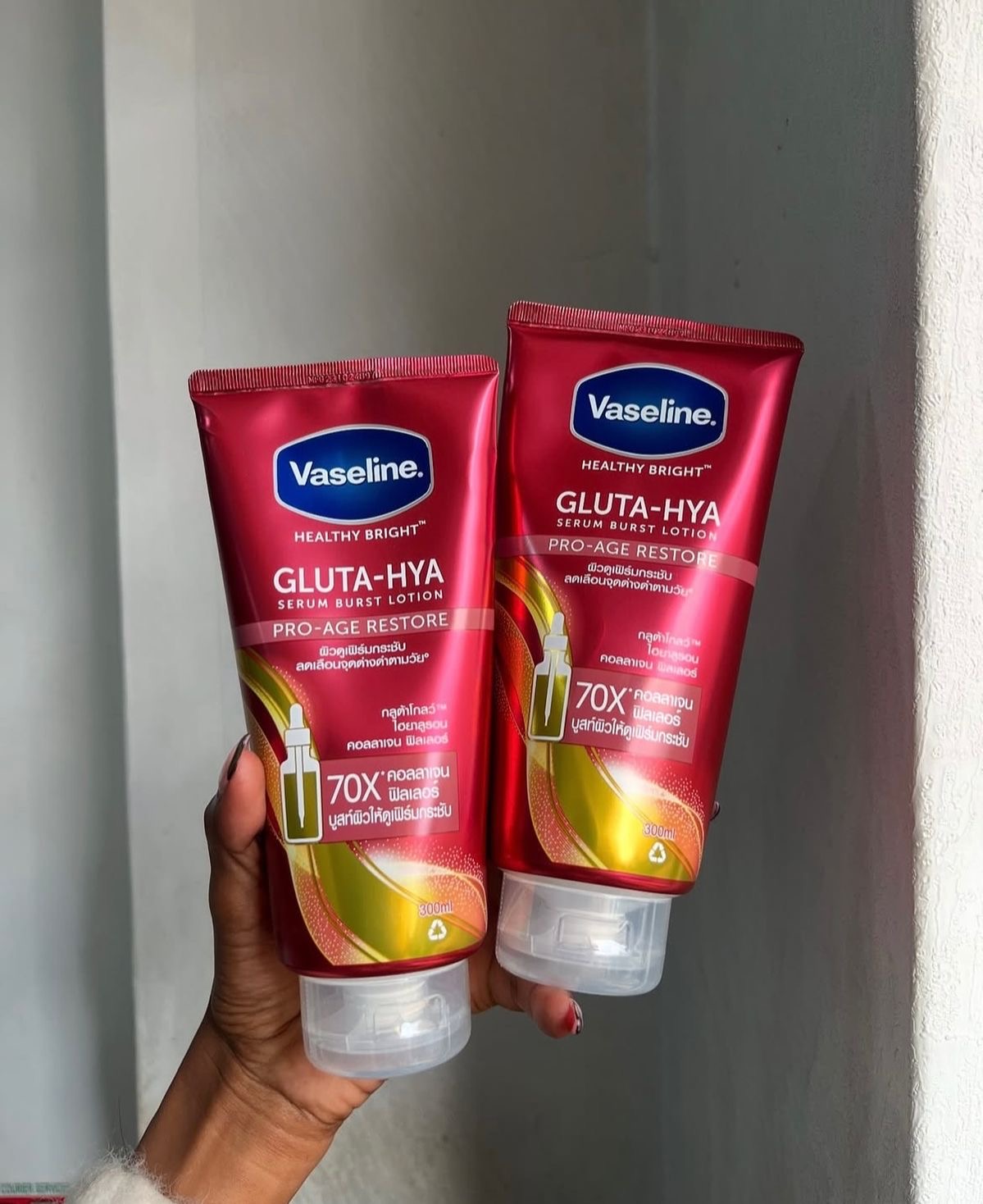 Vaseline Healthy Bright Gluta-Hya Serum Burst Lotion - Pro-Age Restore